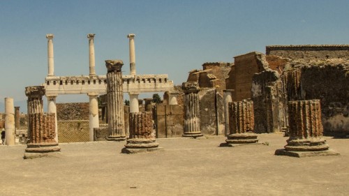 pompeii pillars