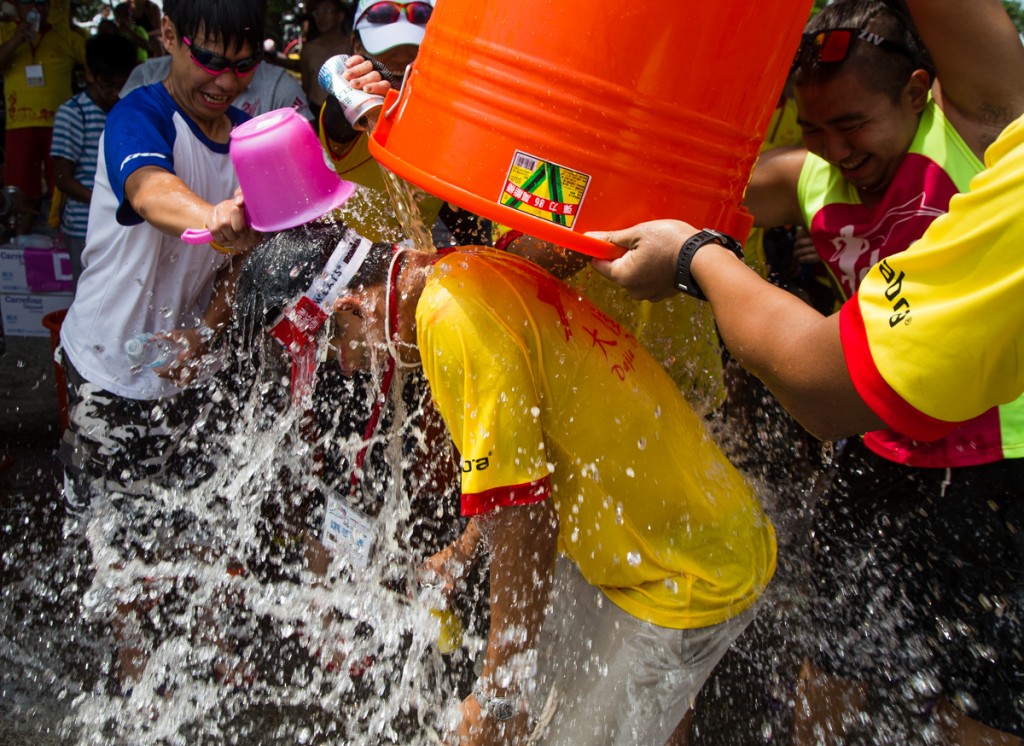 dragonboat festival winner water dunk